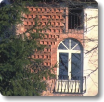 Window and door frames - Photo 3